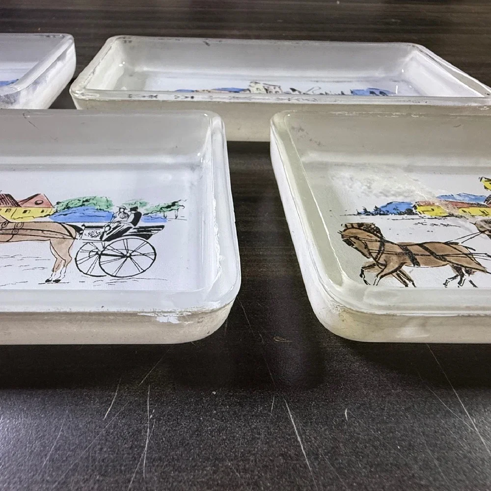 Vintage‎ Glass Dresser Trays Set of 4 Horse Drawn Carriage Trinket Dishes